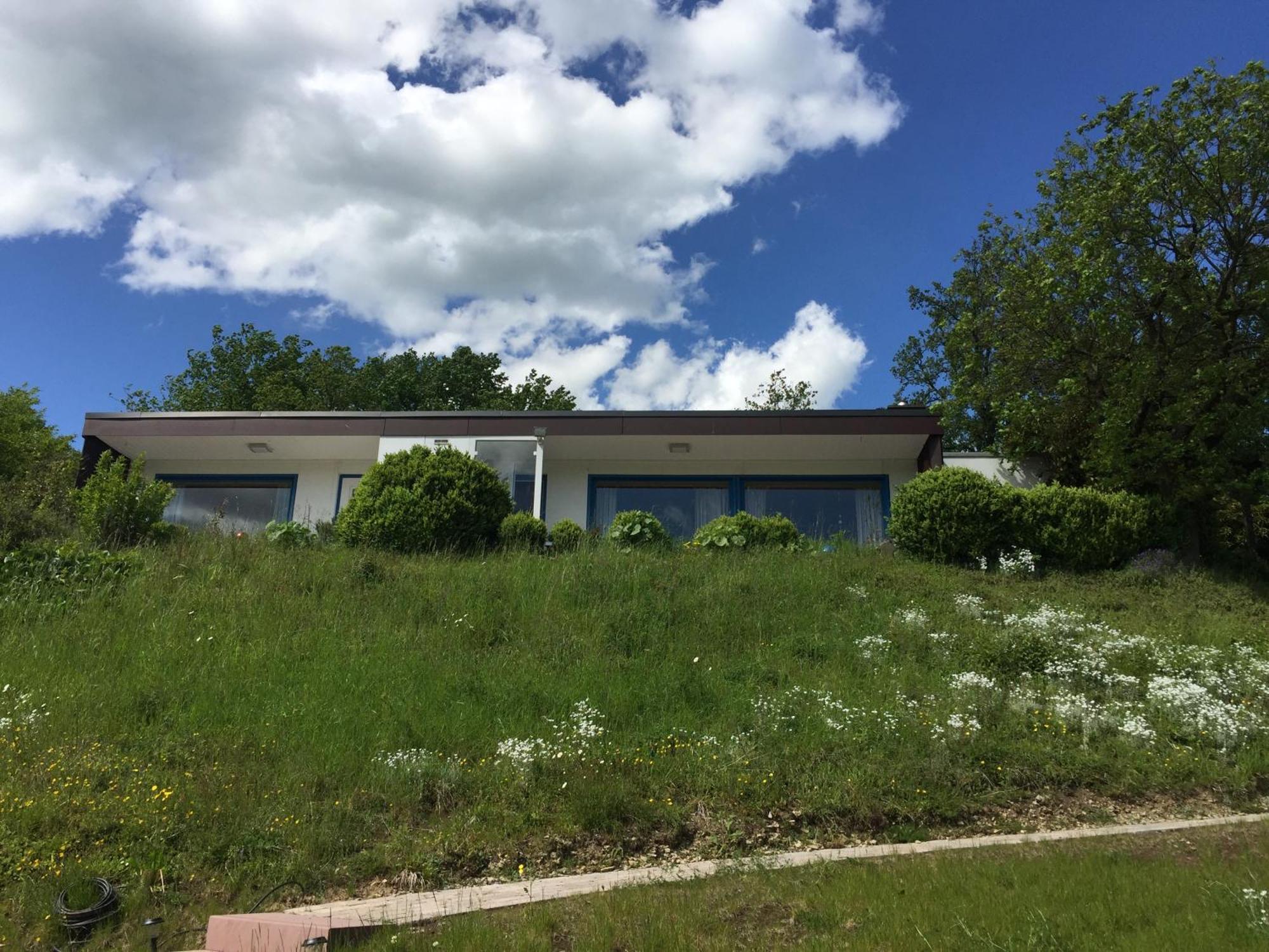 Idyllisch Wohnen Im Weserbergland - Bungalow Mit Phantastischer Aussicht Fuer 4 Personen Polle Exterior foto